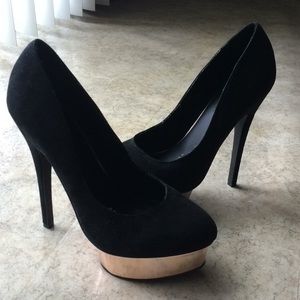 ♻️♻️DONATED ♻️♻️ Black stillettos